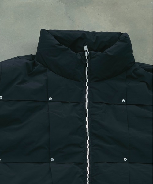 BLANK HOTEL(ブランクホテル)の「Rivet & Tuck Design Down Jacket / リベットタックデザインダウンジャケット(ダウンジャケット/コート・メンズ・ブラック・L/M)」の4枚目の写真