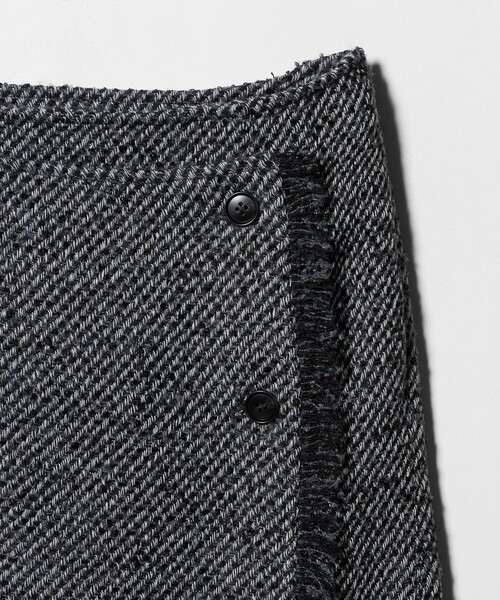 A DAY IN THE LIFE UNITED ARROWS(アデイインザライフユナイテッドアローズ)の「ブークレ ツイードライク フリンジ ラップスカート<A DAY IN THE LIFE>(スカート・レディース・ブラウン系/ロイヤルブルー/ダークグレー・M/S)」の18枚目の写真