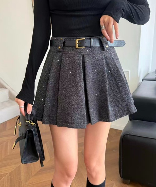 SHEENA（シーナ）の「ベルト付きキラキラグリッターラメプリーツミニスカート（スカート・レディース・ブラック/ダークグレー・M）」の7枚目の写真