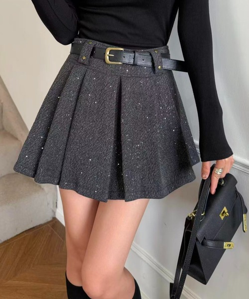 SHEENA（シーナ）の「ベルト付きキラキラグリッターラメプリーツミニスカート（スカート・レディース・ブラック/ダークグレー・M）」の9枚目の写真