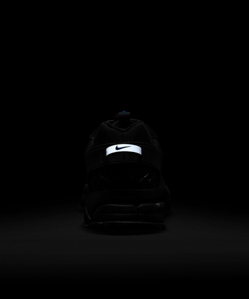 NIKE(ナイキ)の「NIKE Zoom Vomero Roam(ナイキ ウィメンズ ズーム ボメロ ローム)(スニーカー・レディース・ブラック系・23cm/23.5cm/24cm/24.5cm/25cm)」の13枚目の写真