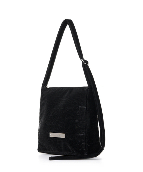 NICK&NICOLE(ニックアンドニコール)の「CRYSTAL CRACK LEATHER BIG SQUARE BAG_BLACK(ショルダーバッグ・レディース・その他・FREE)」の2枚目の写真
