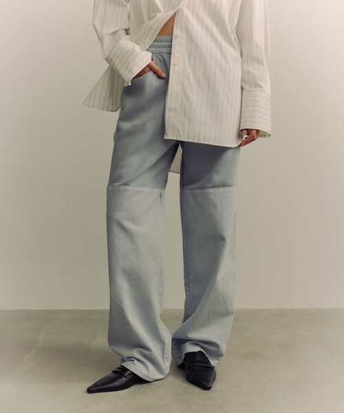 ADAM ET ROPE'（アダムエロペ）の「【AMOMENTO for ADAM ET ROPE'】別注DRAWSTRING DENIM PANTS（その他パンツ・レディース・チャコールグレー/ブラック/ブルー系その他4・S）」の5枚目の写真