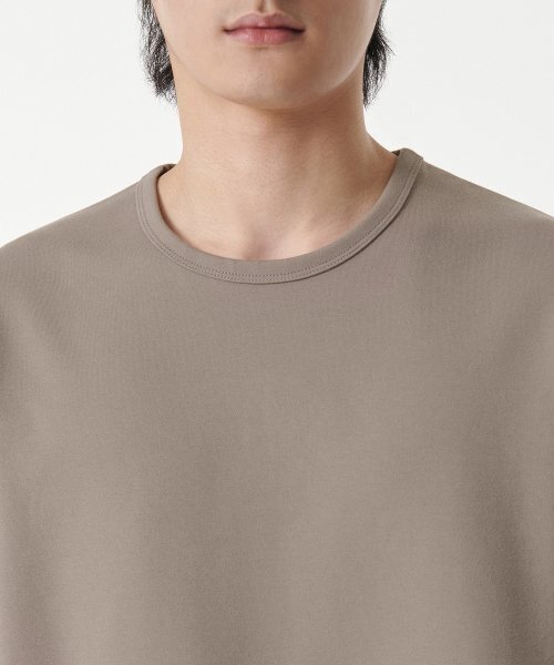 MUSINSA STANDARD（ムシンサスタンダード）の「ヘビーポンテリラックスクルーネック長袖Tシャツ[ダスティベージュ]（Tシャツ/カットソー・メンズ・その他・SMALL/MEDIUM/LARGE/X-LARGE/XX-LARGE/XXX-LARGE）」の3枚目の写真