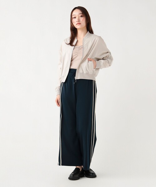 BEAMS HEART(ビームスハート)の「コットン ショート MA-1(MA-1・レディース・ライトグレー/ベージュ/ブラック・FREE)」の4枚目の写真