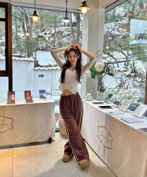 VANONE ATELIER(バノンアトリエ)の「P3220 ワイドトラックパンツ_ブラウン(スウェットパンツ・レディース・ブラウン・SMALL/MEDIUM)」の5枚目の写真