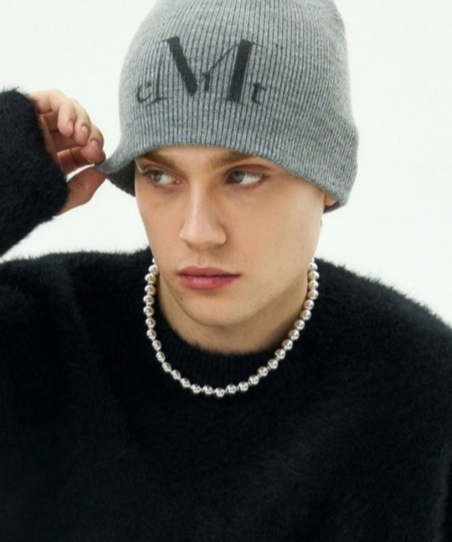 MUCENT(ムセント)の「★K-POPアイドル着用アイテム【UNISEX】MUCENT/シグネチャービーニー(ニットキャップ/ビーニー・レディース・ブラック/アイボリー/グレー・FREE)」の1枚目の写真