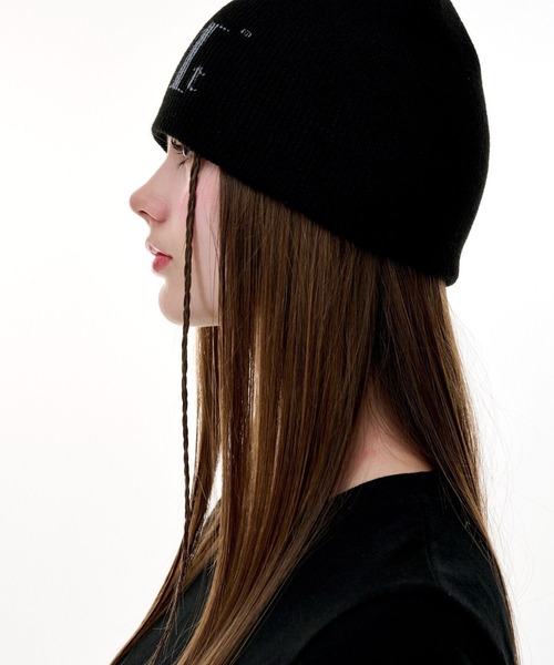 MUCENT(ムセント)の「★K-POPアイドル着用アイテム【UNISEX】MUCENT/シグネチャービーニー(ニットキャップ/ビーニー・レディース・ブラック/アイボリー/グレー・FREE)」の5枚目の写真