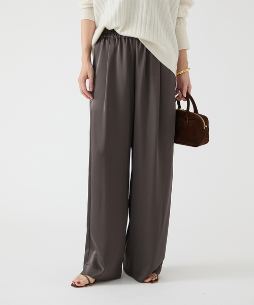 IENA（イエナ）の「《追加2》ダブルサテンイージーパンツ（その他パンツ・レディース・ブラウン/ネイビー・34/36/38/40）」の13枚目の写真
