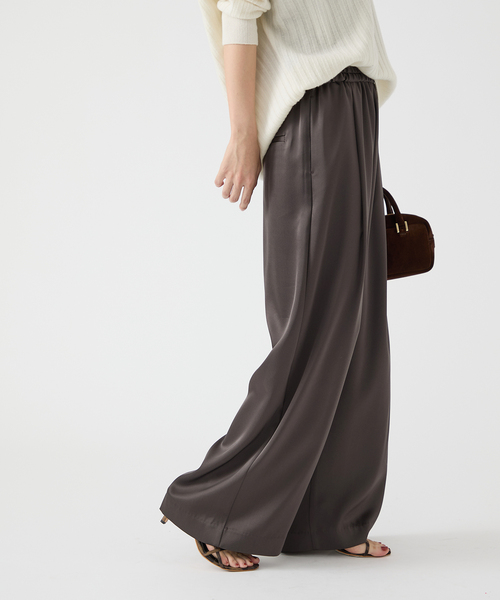IENA（イエナ）の「《追加2》ダブルサテンイージーパンツ（その他パンツ・レディース・ブラウン/ネイビー・34/36/38/40）」の14枚目の写真