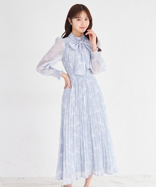 tocco closet(トッコ クローゼット)の「2WAYボウタイリボン付きリボンプリントシャーリングプリーツワンピース(ワンピース・レディース・ブラック/ブラウン/ピンク/サックスブルー/ピンクベージュ・M)」の3枚目の写真