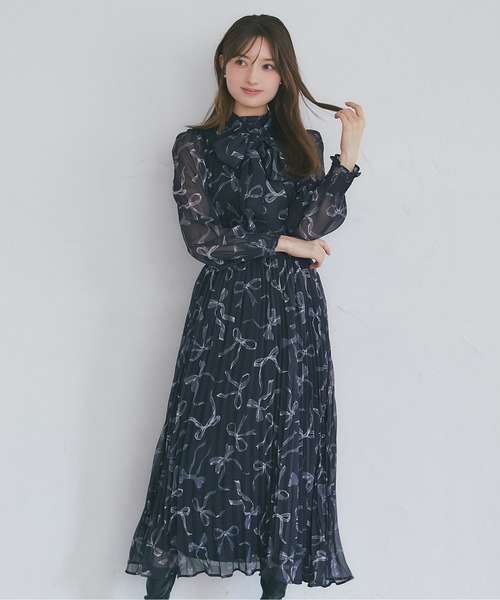 2WAYボウタイリボン付きリボンプリントシャーリングプリーツ