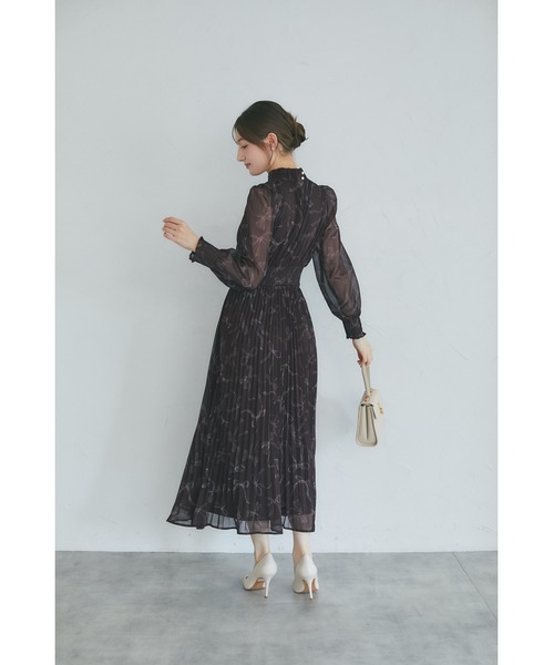 即完売品 ２ＷＡＹボウタイリボン付きリボンプリントシャーリングプリーツワンピース 2WAYボウタイリボン付きリボンプリントシャーリングプリーツ