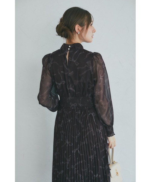 tocco closet(トッコ クローゼット)の「2WAYボウタイリボン付きリボンプリントシャーリングプリーツワンピース(ワンピース・レディース・ブラック/ブラウン/ピンク/サックスブルー/ピンクベージュ・M)」の12枚目の写真