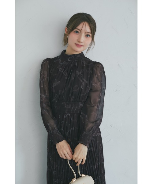 2WAYボウタイリボン付きリボンプリントシャーリングプリーツ