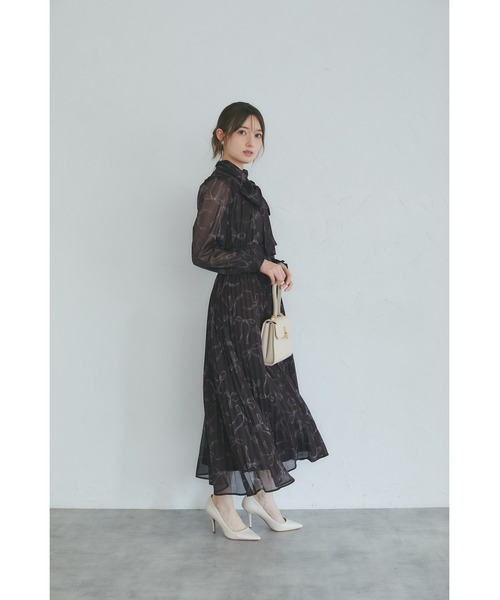 tocco closet(トッコ クローゼット)の「2WAYボウタイリボン付きリボンプリントシャーリングプリーツワンピース(ワンピース・レディース・ブラック/ブラウン/ピンク/サックスブルー/ピンクベージュ・M)」の7枚目の写真