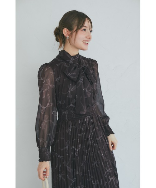 tocco closet(トッコ クローゼット)の「2WAYボウタイリボン付きリボンプリントシャーリングプリーツワンピース(ワンピース・レディース・ブラック/ブラウン/ピンク/サックスブルー/ピンクベージュ・M)」の9枚目の写真