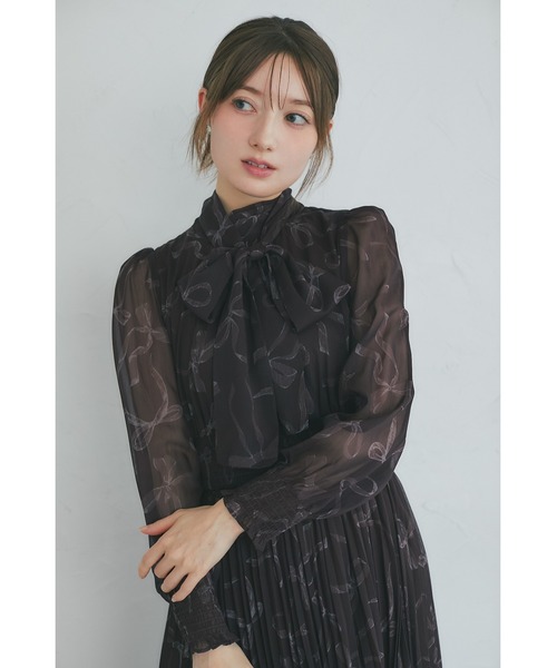 tocco closet(トッコ クローゼット)の「2WAYボウタイリボン付きリボンプリントシャーリングプリーツワンピース(ワンピース・レディース・ブラック/ブラウン/ピンク/サックスブルー/ピンクベージュ・M)」の10枚目の写真