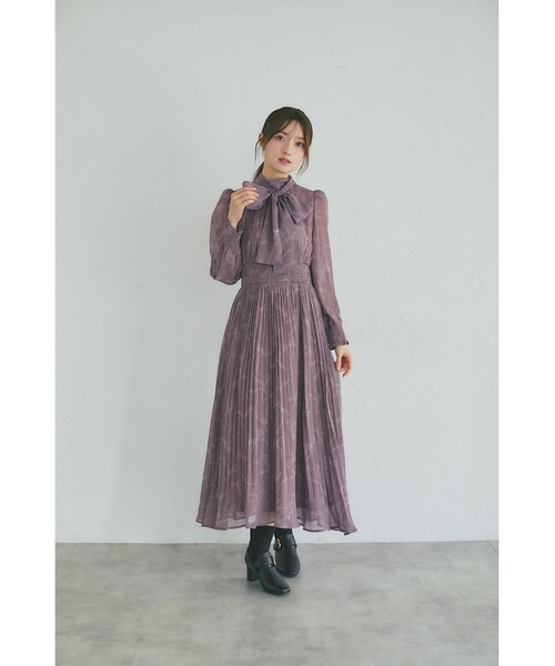 tocco closet(トッコ クローゼット)の「2WAYボウタイリボン付きリボンプリントシャーリングプリーツワンピース(ワンピース・レディース・ブラック/ブラウン/ピンク/サックスブルー/ピンクベージュ・M)」の16枚目の写真