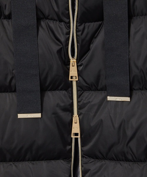 HERNO（ヘルノ）の「HERNO A-Shape DOWN JACKET IN SATIN ヘルノ Aシェイプ サテン ダウンジャケット（ダウンジャケット/コート・レディース・ブラック/クリーム/ダークブルー/ダークグレー/グレー系1・40/42/38）」の12枚目の写真