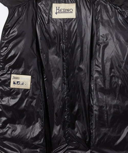 HERNO（ヘルノ）の「HERNO A-Shape DOWN JACKET IN SATIN ヘルノ Aシェイプ サテン ダウンジャケット（ダウンジャケット/コート・レディース・ブラック/クリーム/ダークブルー/ダークグレー/グレー系1・40/42/38）」の13枚目の写真