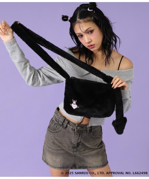 ANAP（アナップ）の「ANAP×【マイメロディクロミ】コラボ メニーウェイ ファーポシェット バッグ（ショルダーバッグ・レディース・ブラック/ピンク・F）」の4枚目の写真