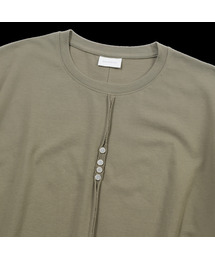 EPISODE UNTITLED（エピソードアンタイトルド）の「POINT SNAP OPEN CUT  T-SHIRT_OLIVE（Tシャツ/カットソー）」