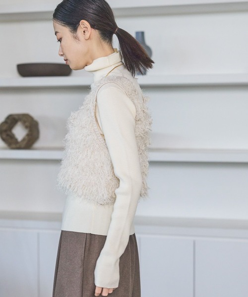 LAKOLE（ラコレ）の「フリンジシャギーベスト / 634875（ベスト・レディース・アイボリー/ブラック/グリーン・FREE）」の13枚目の写真