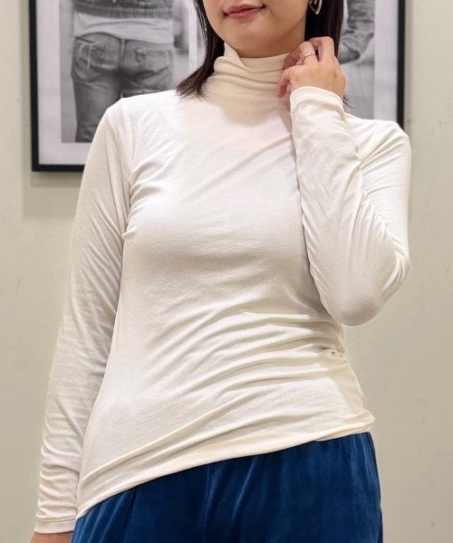 Right-on（ライトオン）の「【HONEYSUCKLE ROSE】調温ハイネック長袖Tシャツ (温度調整 / ストレッチ / シンプルデザイン / ミニマリズム)（Tシャツ/カットソー・レディース・ブラック/オレンジ/ホワイト/ブラウン・S/M/L）」の21枚目の写真