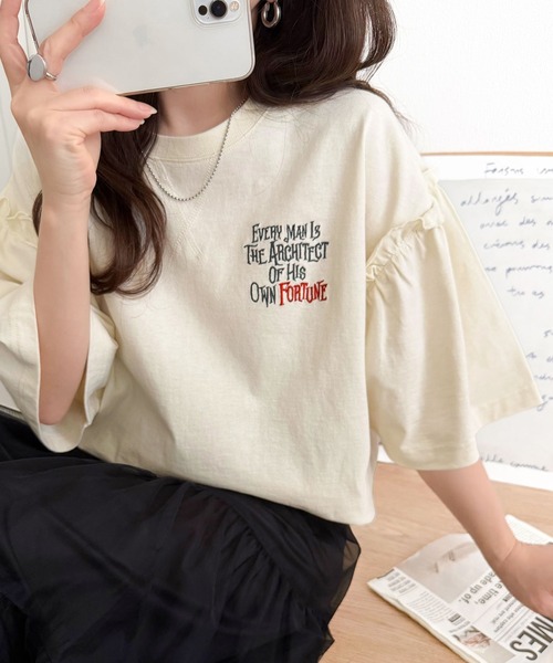 classicalelf(クラシカルエルフ)の「華奢見え☆ほどよい甘さと抜け感を。大人かわいい綿100%袖フリル胸刺繍トップス(半袖)(Tシャツ/カットソー・レディース・チャコール/アイボリー/オフホワイト・X-LARGE/SMALL/MEDIUM/LARGE)」の13枚目の写真