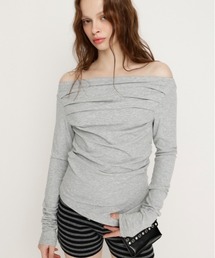 SLY（スライ）の「【2026SS新作】OFF SHOULDER TUCK TOPS オフショルダー タック トップス 春服（Tシャツ/カットソー）」