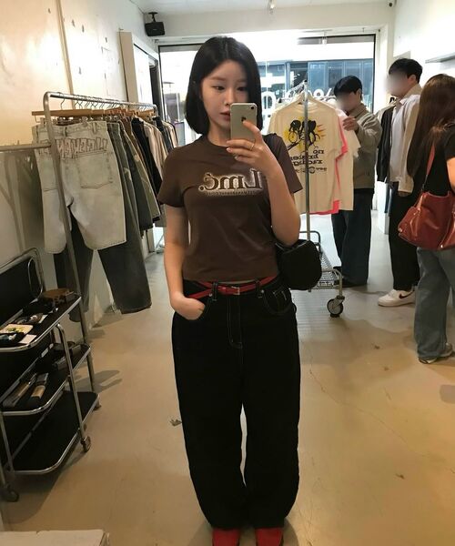 LMCの「WM ニュークラシックロゴクロップドTシャツ ホワイト(Tシャツ/カットソー・レディース・その他・S/M)」の6枚目の写真