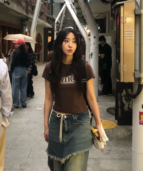 LMCの「WM ニュークラシックロゴクロップドTシャツ ホワイト(Tシャツ/カットソー・レディース・その他・S/M)」の9枚目の写真