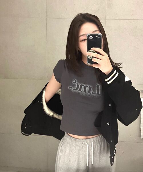 LMCの「WM ニュークラシックロゴクロップドTシャツ ホワイト(Tシャツ/カットソー・レディース・その他・S/M)」の5枚目の写真