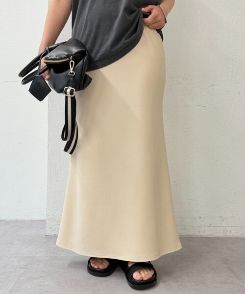 LOUNGEDRESS(ラウンジドレス)の「カットジョーゼットマーメイドスカート(スカート・レディース・ブラック/アイボリー/ライトベージュ・SMALL/MEDIUM)」の3枚目の写真