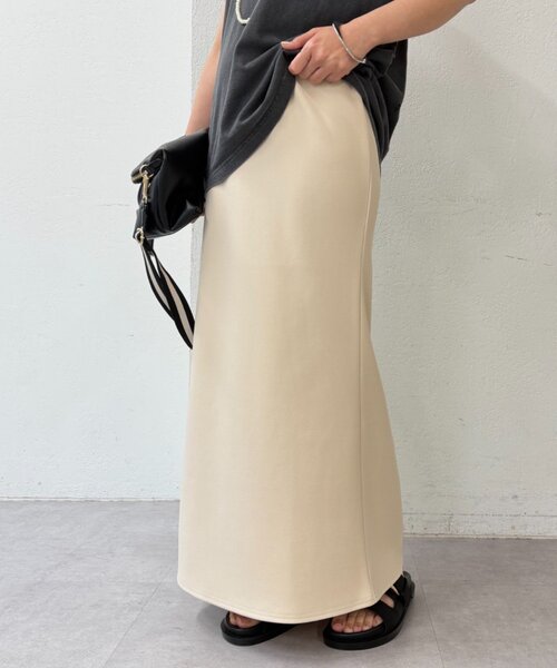 LOUNGEDRESS(ラウンジドレス)の「カットジョーゼットマーメイドスカート(スカート・レディース・ブラック/アイボリー/ライトベージュ・SMALL/MEDIUM)」の19枚目の写真