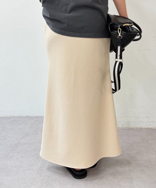 LOUNGEDRESS(ラウンジドレス)の「カットジョーゼットマーメイドスカート(スカート・レディース・ブラック/アイボリー/ライトベージュ・SMALL/MEDIUM)」の21枚目の写真