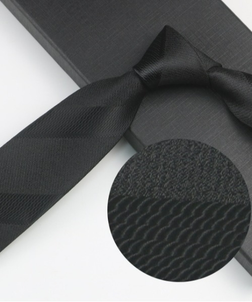 REBALANCE(リバランス)の「柄入りブラックネクタイ(ネクタイ・メンズ・A/H/J/O/Q/X/C/D/E/F/S/T/U/V/W/K/L/M/N/B/G/I/P/R・FREE)」の5枚目の写真