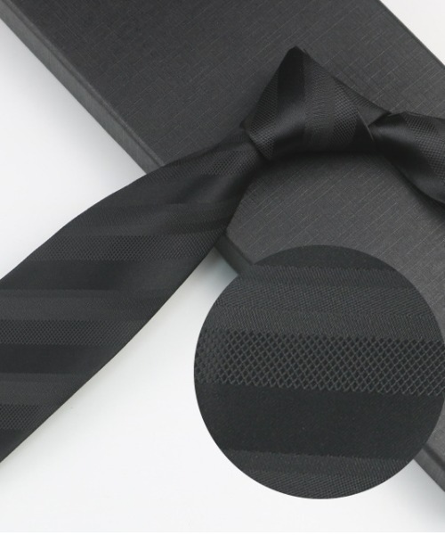 REBALANCE(リバランス)の「柄入りブラックネクタイ(ネクタイ・メンズ・A/H/J/O/Q/X/C/D/E/F/S/T/U/V/W/K/L/M/N/B/G/I/P/R・FREE)」の6枚目の写真