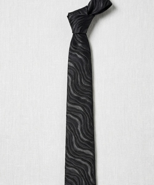 REBALANCE(リバランス)の「柄入りブラックネクタイ(ネクタイ・メンズ・A/H/J/O/Q/X/C/D/E/F/S/T/U/V/W/K/L/M/N/B/G/I/P/R・FREE)」の13枚目の写真