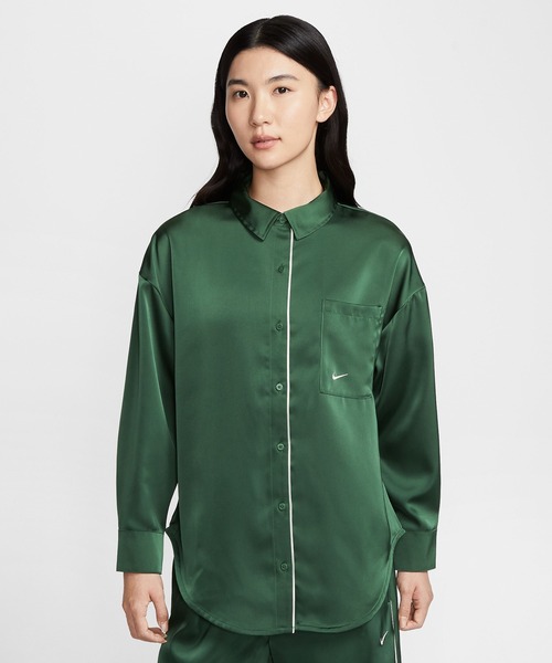 NIKE(ナイキ)の「NIKE AS W NSW OFFLN WVN STN LS TOP IM0576(その他アウター・レディース・ブラック/オリーブ・S/M)」の2枚目の写真
