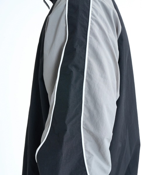 DC SHOES(ディーシーシューズ)の「DC SHOES メンズ 26 TRACK JACKET トラックジャケット アウター【2026年春夏モデル】/DCブルゾン(セットアップ対応可能アイテム)(ナイロンジャケット・メンズ・グレー/ブラック・MEDIUM/X-LARGE/LARGE)」の9枚目の写真