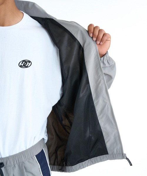 DC SHOES(ディーシーシューズ)の「DC SHOES メンズ 26 TRACK JACKET トラックジャケット アウター【2026年春夏モデル】/DCブルゾン(セットアップ対応可能アイテム)(ナイロンジャケット・メンズ・グレー/ブラック・MEDIUM/X-LARGE/LARGE)」の12枚目の写真