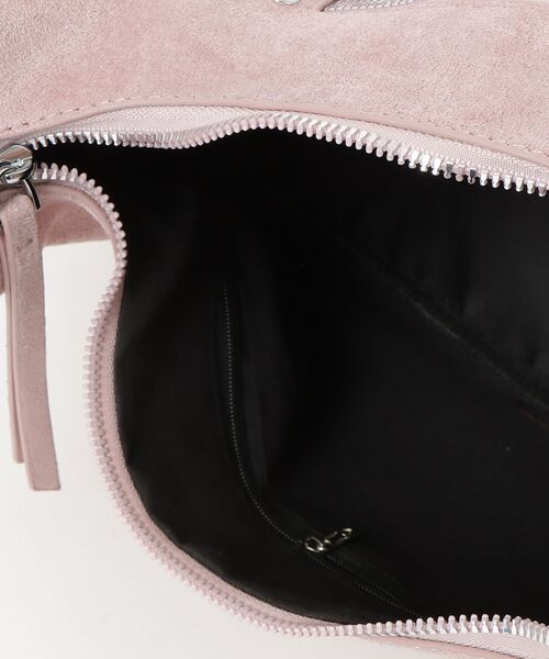 TITTY&CO.(ティティーアンドコー)の「スウェード調ショルダーバッグ(ショルダーバッグ・レディース・ピンク/ブラウン/ベージュ・FREE)」の18枚目の写真