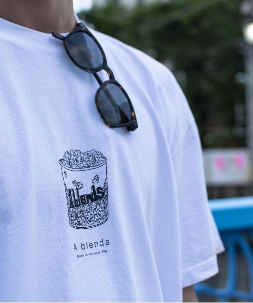 A blends(エイブレンズ)の「"A blends Youth movie dating ""popcorn"" プリントTシャツ"(Tシャツ/カットソー・メンズ・ホワイト・MEDIUM/LARGE)」の2枚目の写真