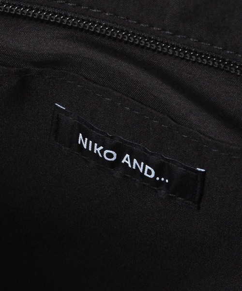 niko and...（ニコアンド）の「Dカンポケットサイドバッグ（ショルダーバッグ・メンズ・ブラック/ライトグレー・FREE）」の17枚目の写真