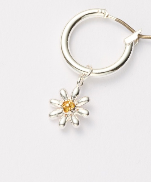 COLONY 2139（コロニートゥーワンスリーナイン）の「フラワーフープピアス（ピアス（両耳用）・レディース・シルバー/ゴールド・FREE）」の5枚目の写真