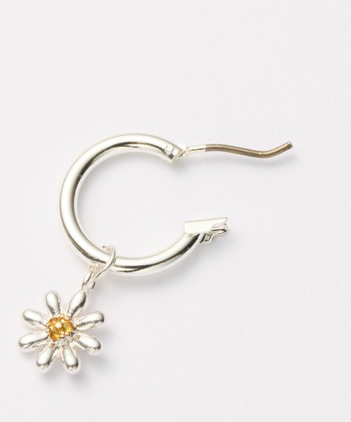 COLONY 2139（コロニートゥーワンスリーナイン）の「フラワーフープピアス（ピアス（両耳用）・レディース・シルバー/ゴールド・FREE）」の6枚目の写真