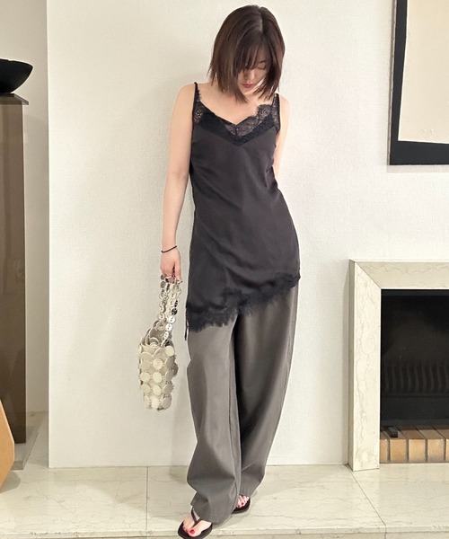 Henon.(ヘノン)の「Ketty カーブトラウザーパンツ(その他パンツ・レディース・アイボリー/グレー・38/36)」の2枚目の写真