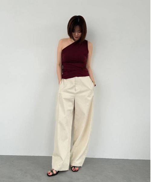 Henon.(ヘノン)の「Ketty カーブトラウザーパンツ(その他パンツ・レディース・アイボリー/グレー・38/36)」の17枚目の写真